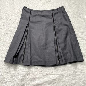 J.Mclaughlin Gray Pleated Skirt Size 6